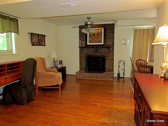 4th image of 867 Finney Dr