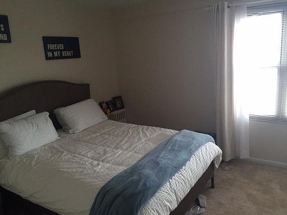 5th image of 2610 W Balmoral Ave APT 401