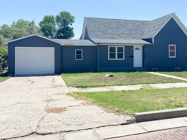 308 W Main St — Photo 2