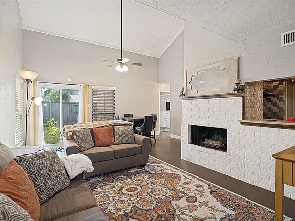 3rd image of 5117 Burlingame Dr