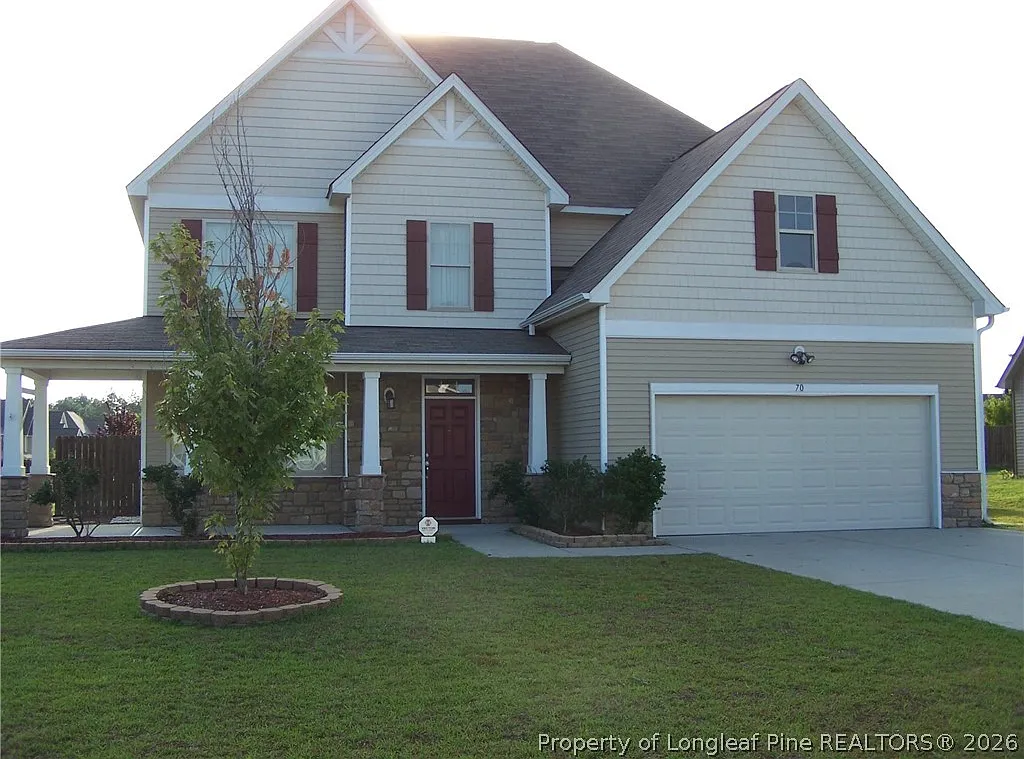 4 bed, 2.5 bath, 3454 sqft, $2,350 — Photo 1