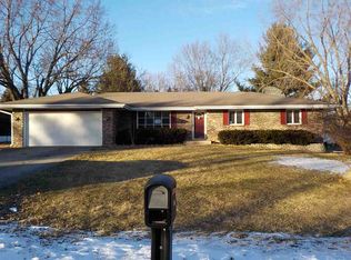 5528 Woodview Way, Rockford, IL 61109