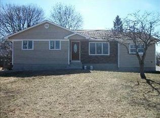 2 Brook Cir, Islip Terrace, NY 11752