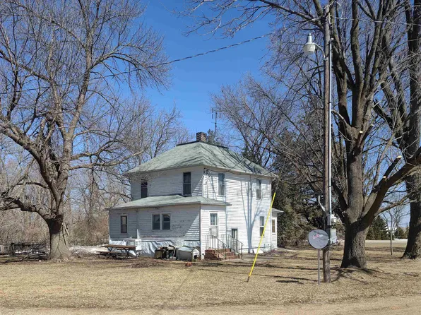 1291 Highway 15, Armstrong, IA 50514