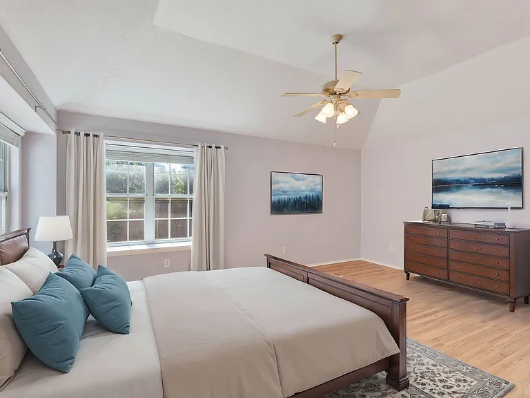 2901 Warwick Way — Photo 4