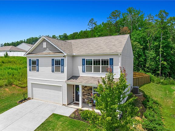 2nd image of 207 Ashwood Way
