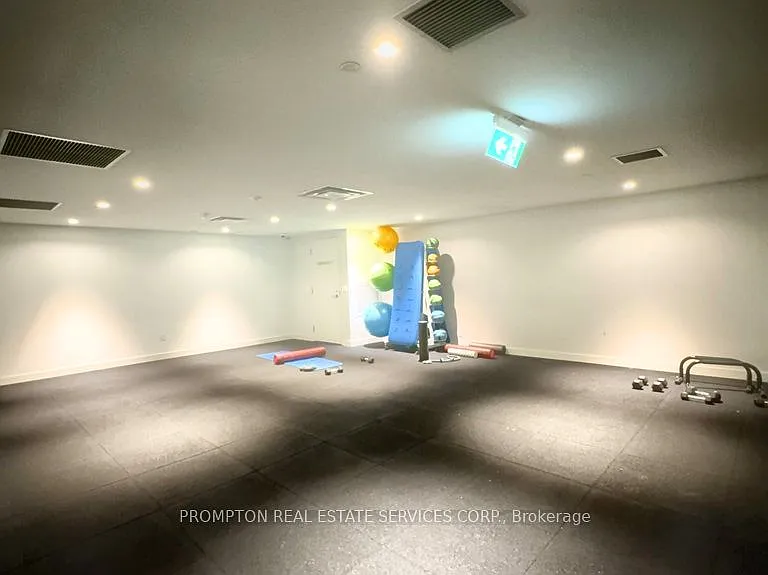 3 Gloucester St #1206 — Photo 8