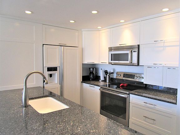 2nd image of 3540 S Ocean Blvd