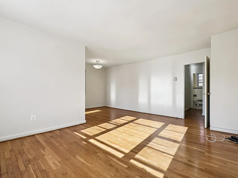 Battery Lane Apartments — Photo 58