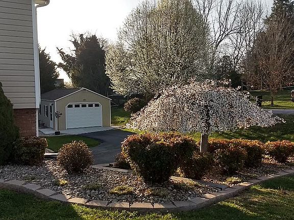 5th image of 107 Glen Ayre Dr