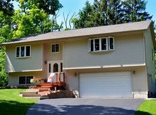 8606 Acorn Path, Wonder Lake, IL 60097