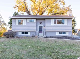500 Cordes Dr, Papillion, NE 68046