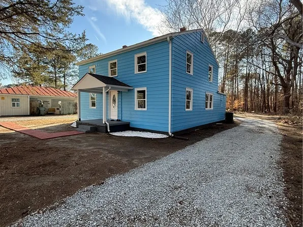 21426 Main St, Courtland, VA 23837