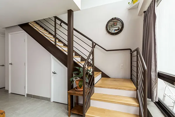 Sold by REMAX Elite | media 20