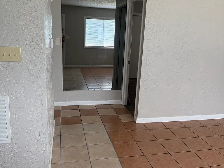 1216 Grovewood Dr — Photo 14