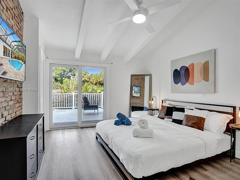 2120 SW 28th Way — Photo 36