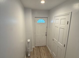 (Undisclosed Address), New Hyde Park, NY 11040