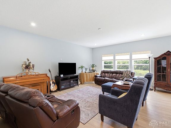 5th image of 1251 Heathgate Way