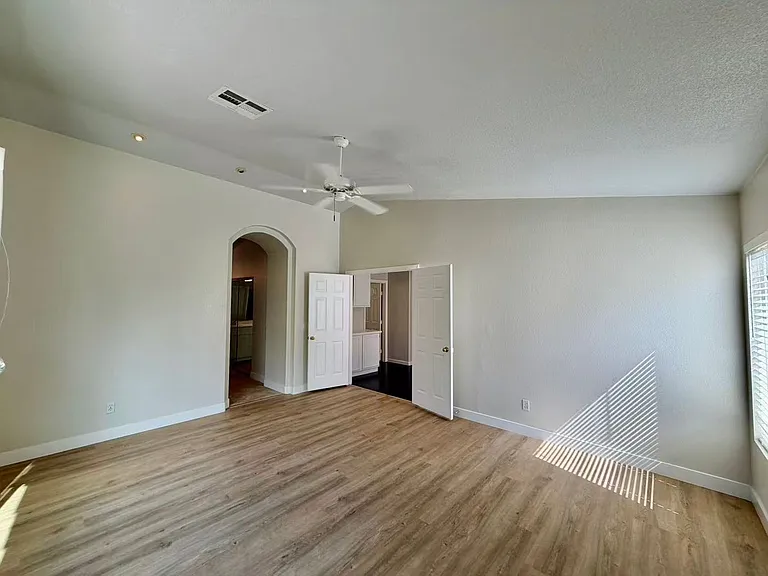 11008 Rusty Ray Dr — Photo 9