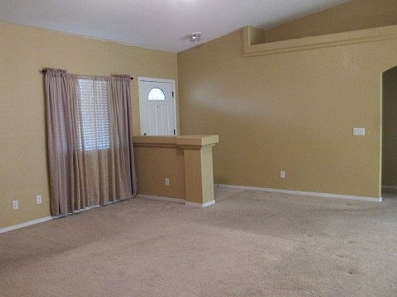 5th image of 3740 Hiawatha Dr