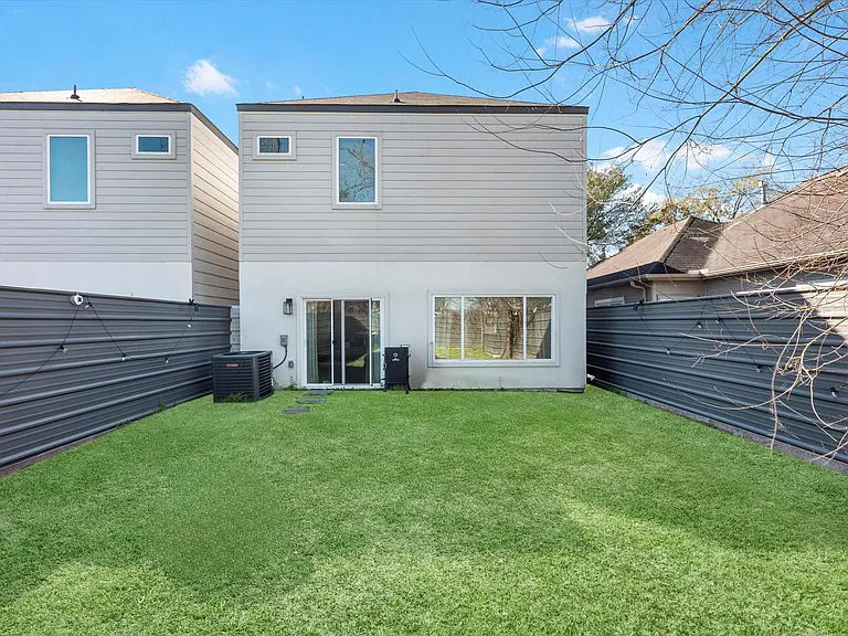 2222 Wavell St — Photo 23