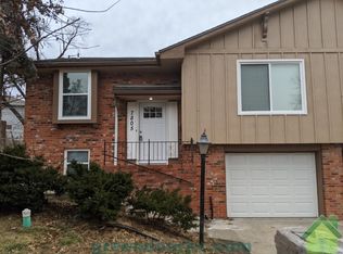 7805 Kessler Ln, Overland Park, KS 66204