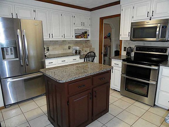 2nd image of 3804 Fleet Ct
