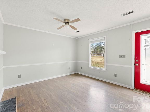 5th image of 3835 Beaty Rd