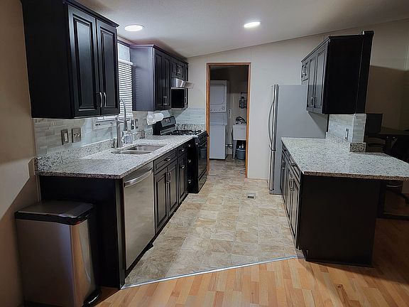 2nd image of 42059 Chalet Dr