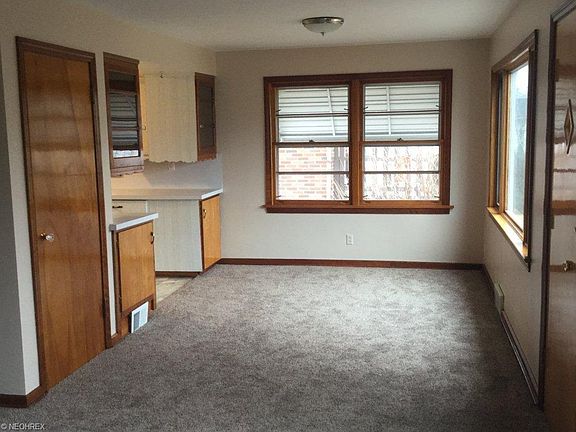 5th image of 140 Wolfe Ave