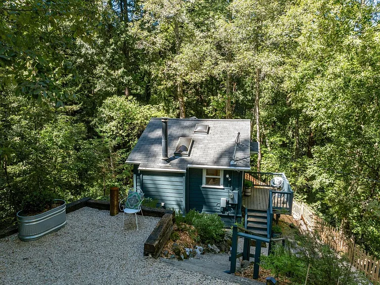 1155 Fanning Grade — Photo 3
