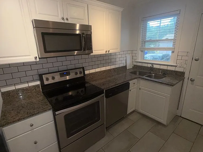 3732 Moss Ave — Photo 6