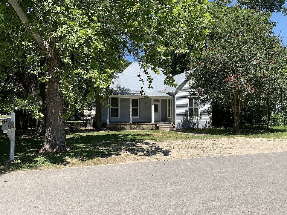 1st image of 206 Yeager St