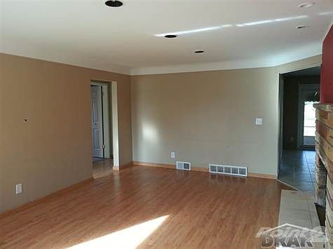 4th image of 25920 Midway St