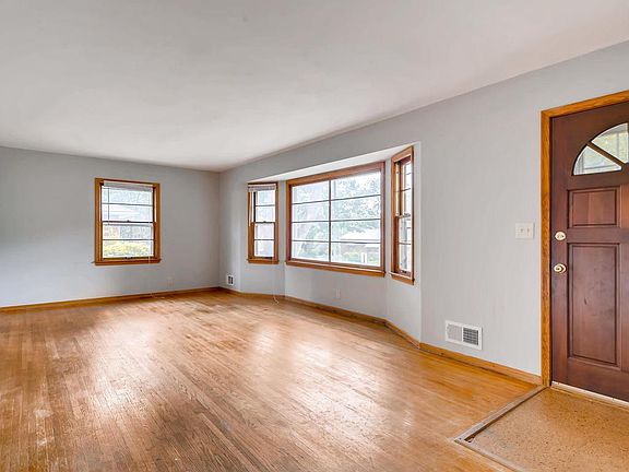 4th image of 8531 Aldrich Ave S