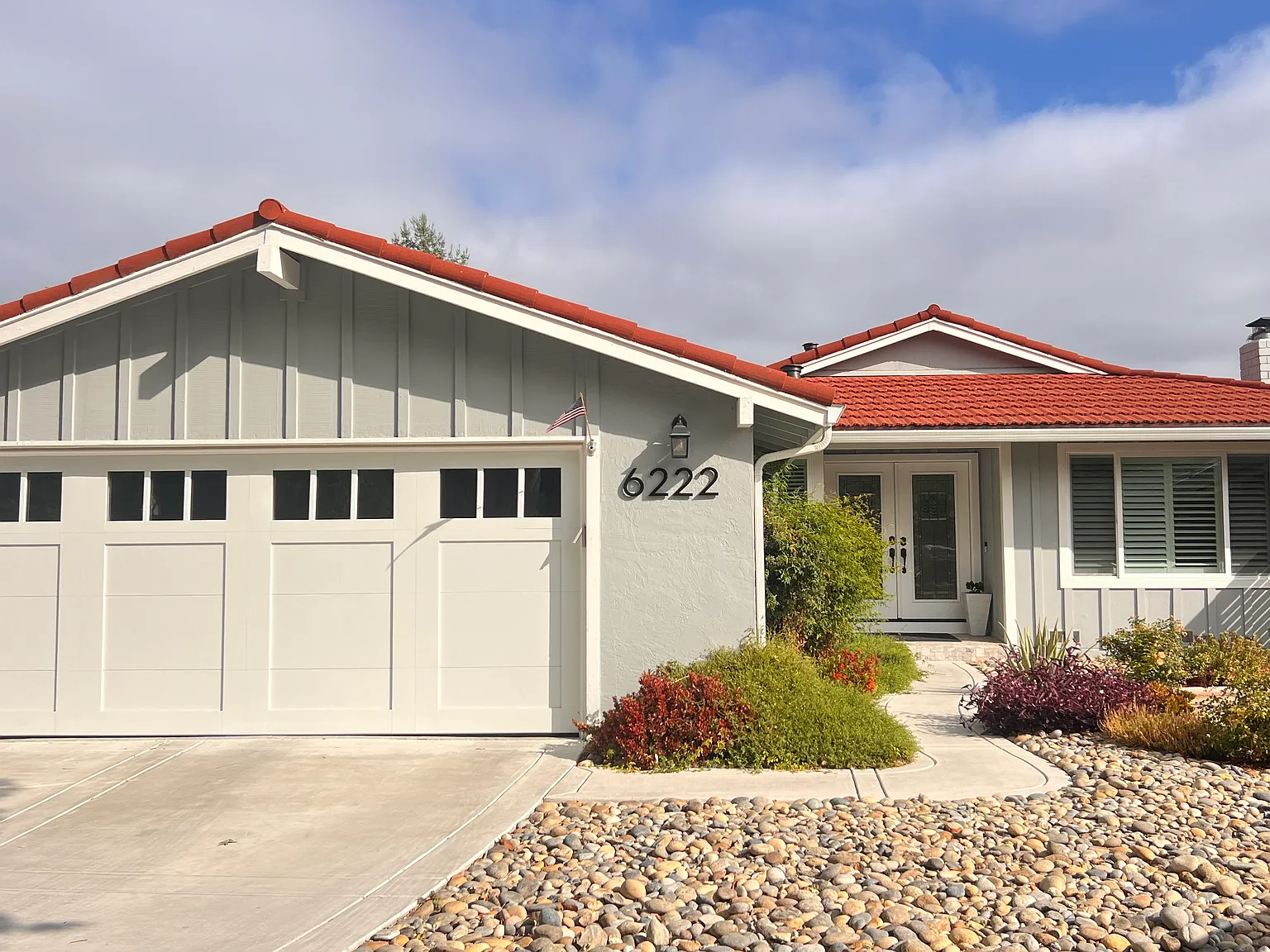 3 bed, 1223 sqft, $4,650 — Photo 1