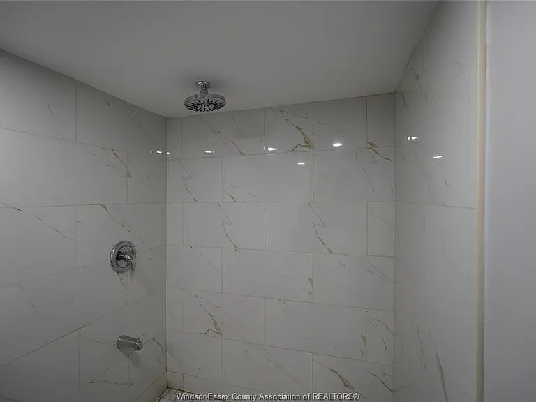 1529 Elsmere Ave — Photo 5