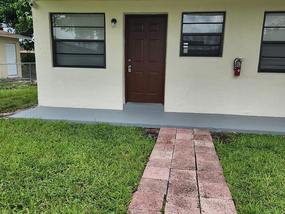 1st image of 2466 Lincoln St APT 1