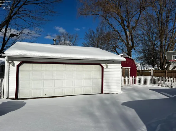 908 Baldwin Ave, Elyria, OH 44035