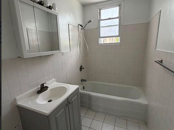 5th image of 132 Mountainview Blvd #2
