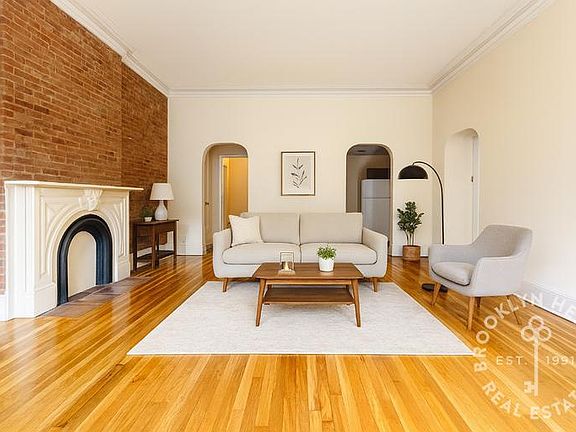 4th image of 147 Montague St #2F