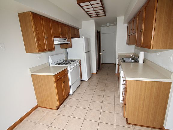 3rd image of 1123 Greenwood Cir