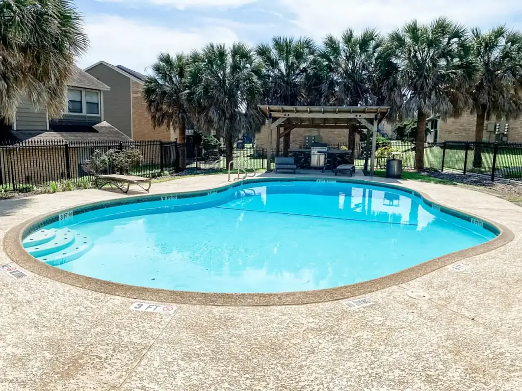 Lost Creek Ranch Apts — Photo 4