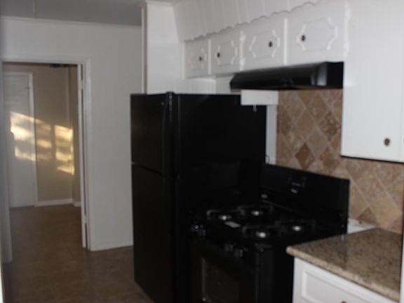 5th image of 1400 Laura Ln