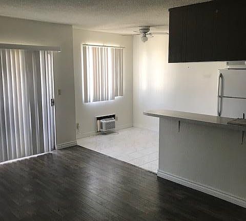 4th image of 837 S Ardmore Ave APT 5