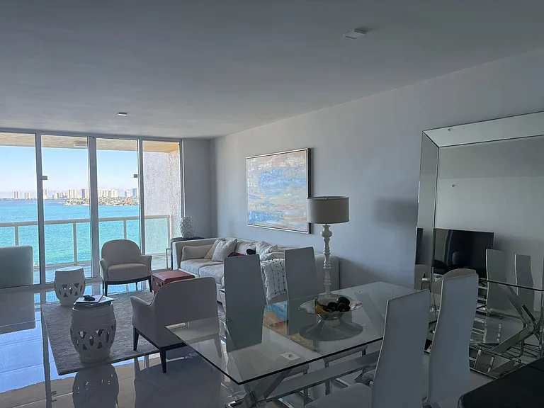 2650 Lake Shore Dr #803 — Photo 3