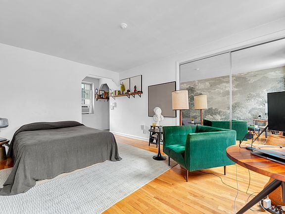 2nd image of 24 Bedford St #3B