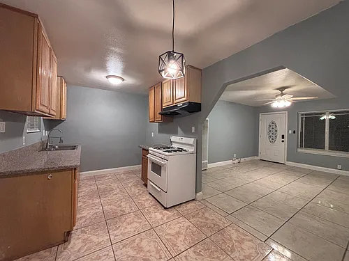 1567 Riverside Dr Photo 1