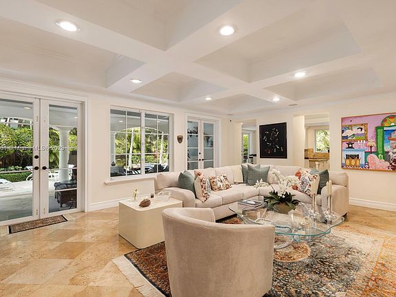4th image of 3835 Park Ave