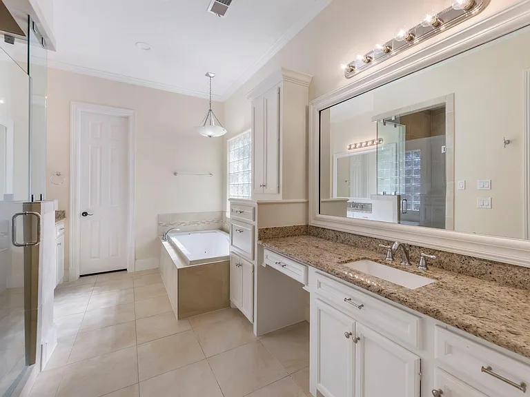 90 W Horizon Ridge Pl — Photo 9